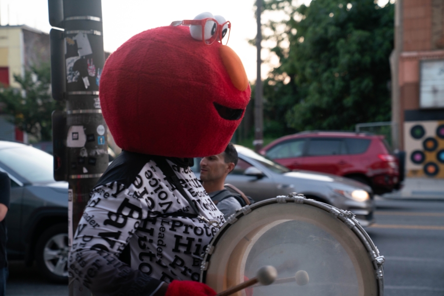 elmo playing drums